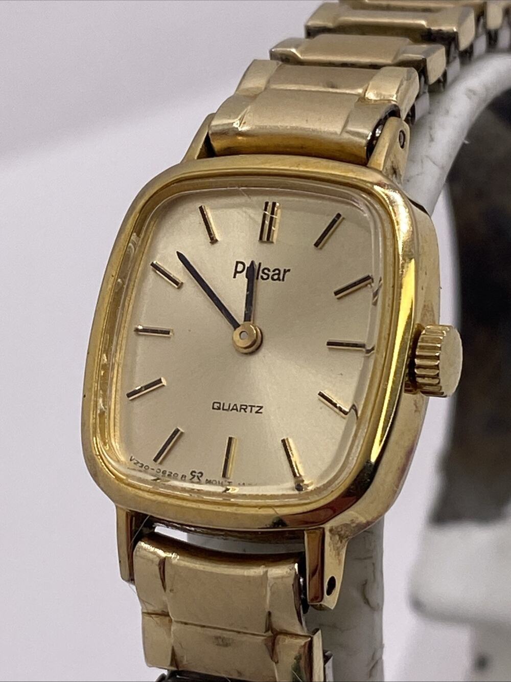 Vintage Pulsar By Seiko Womens Gold Tone Stretch Watch New Battery